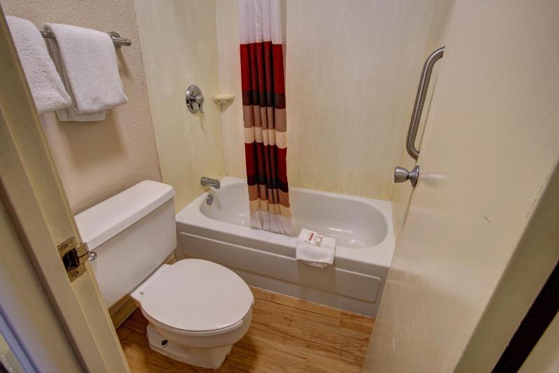 Standard King Room Smoke Free image 2