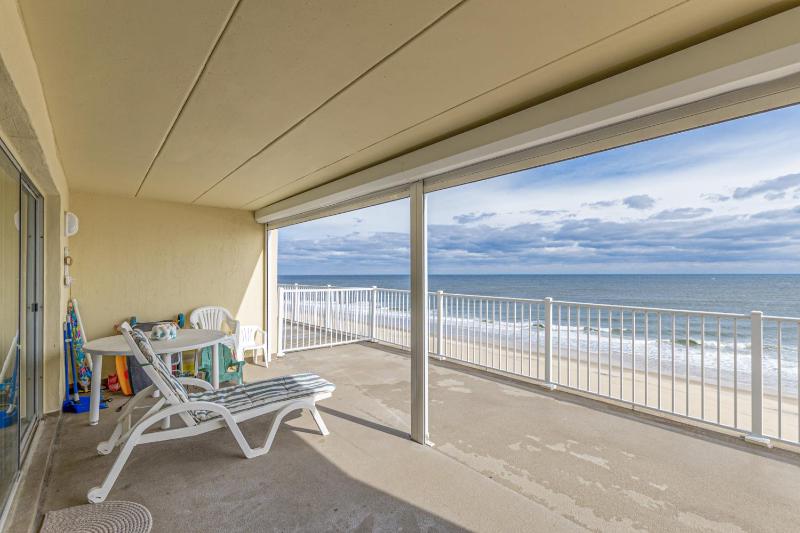 Apartment with Sea View image 2