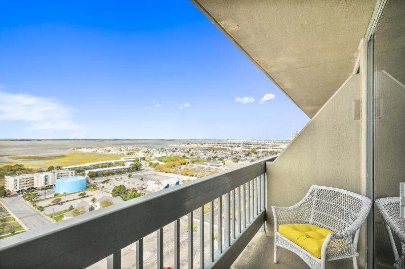 Apartment with Balcony image 3