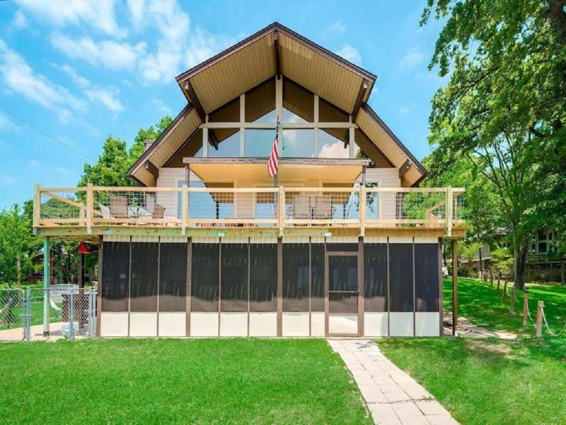 Five-Bedroom House image 4