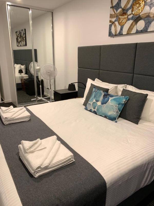 The Palms Apartments - image 7