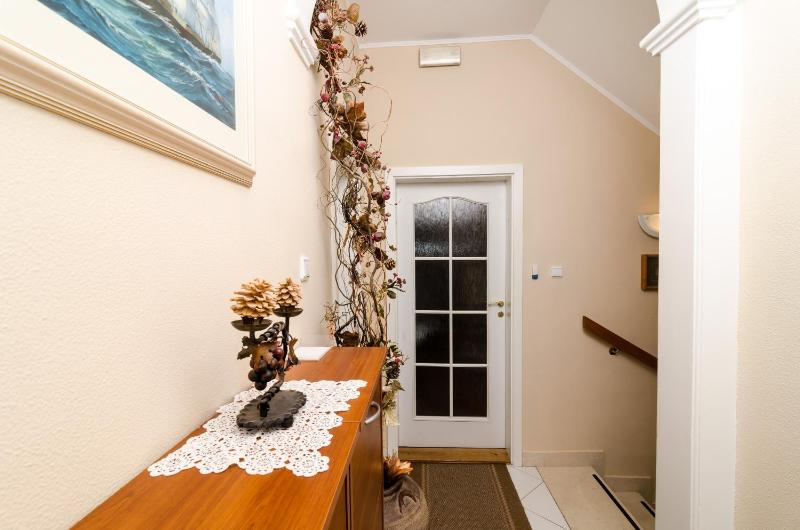 Double Room with Sea View image 4