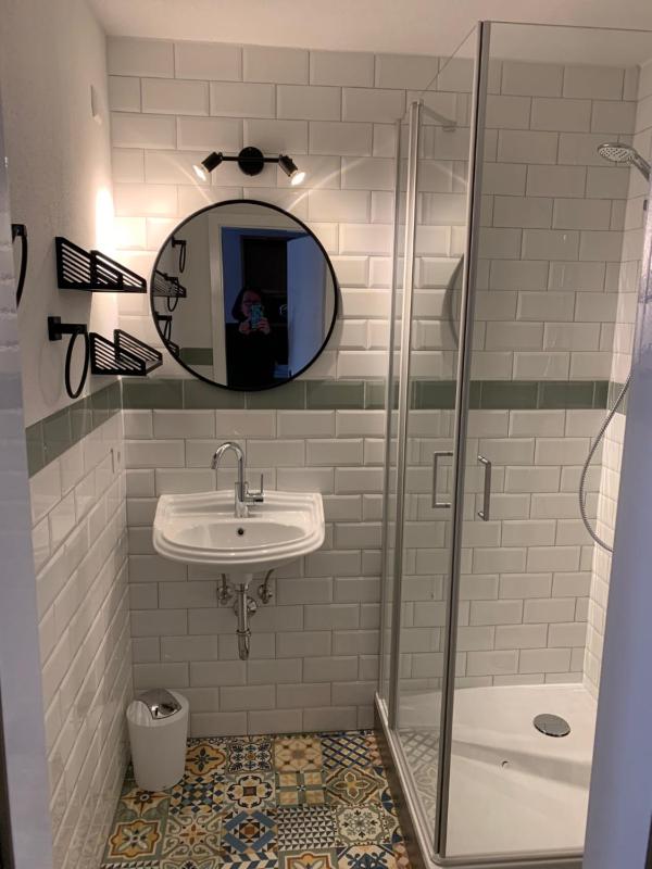 Small Double Room image 3