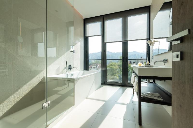 Superior Junior Suite image 3