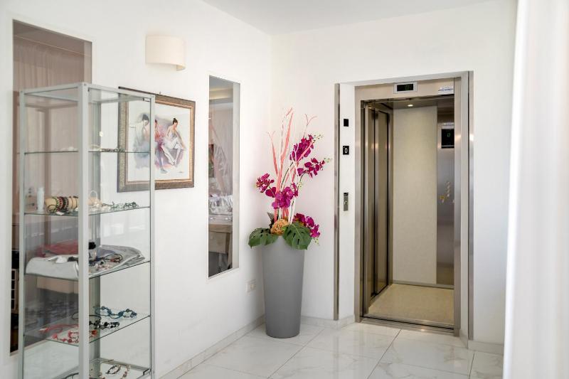 Hotel Tre Rose - image 8