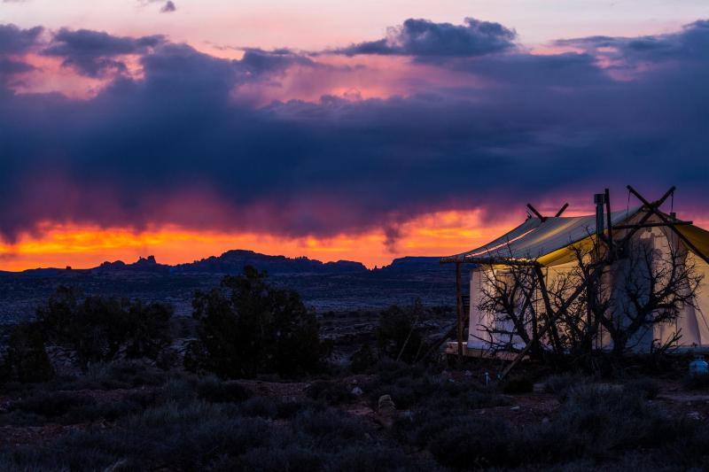 Deluxe Tent image 2