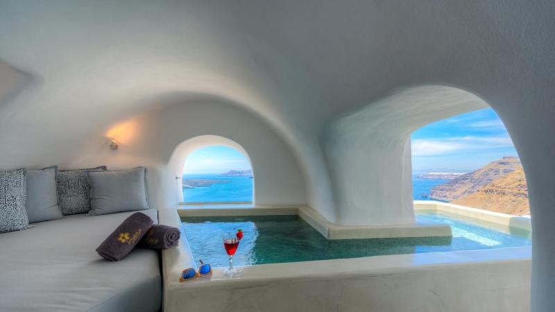 Iriana Suites - image 11