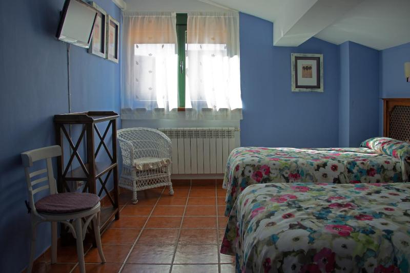 Twin Room image 1