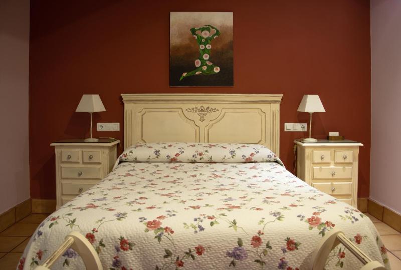 Double Room image 3