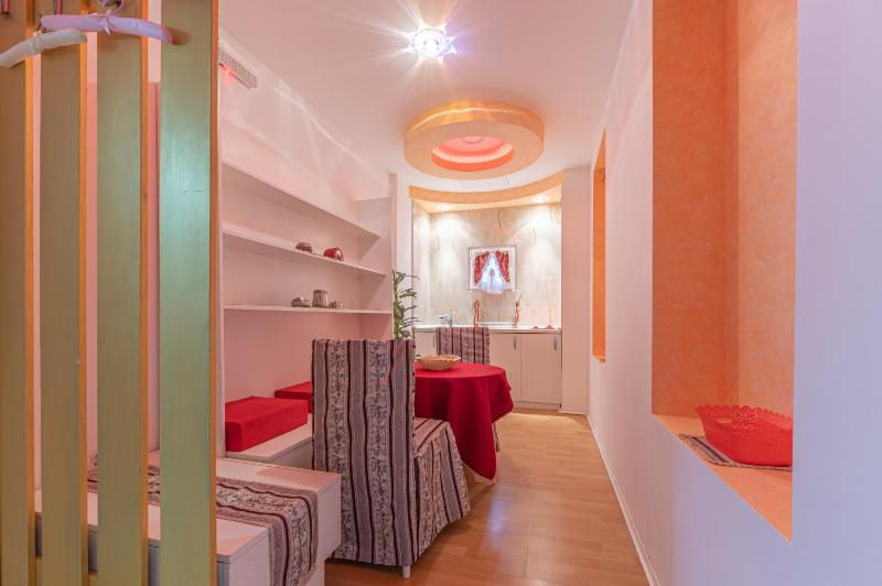 One-Bedroom Apartment image 2