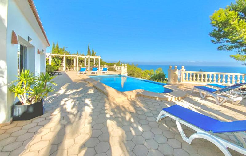 Three-Bedroom Villa image 1