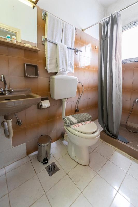 Twin Room image 2