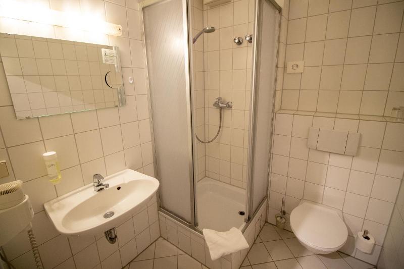 Double Room image 2