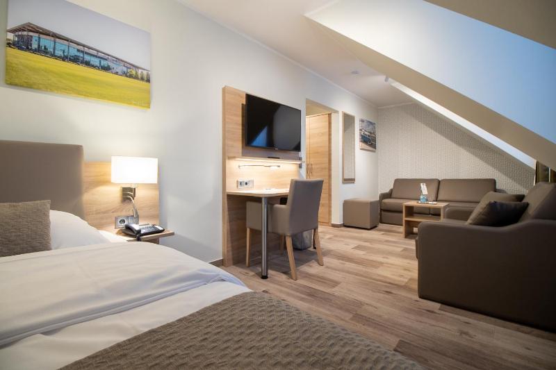 Standard Family Room image 1