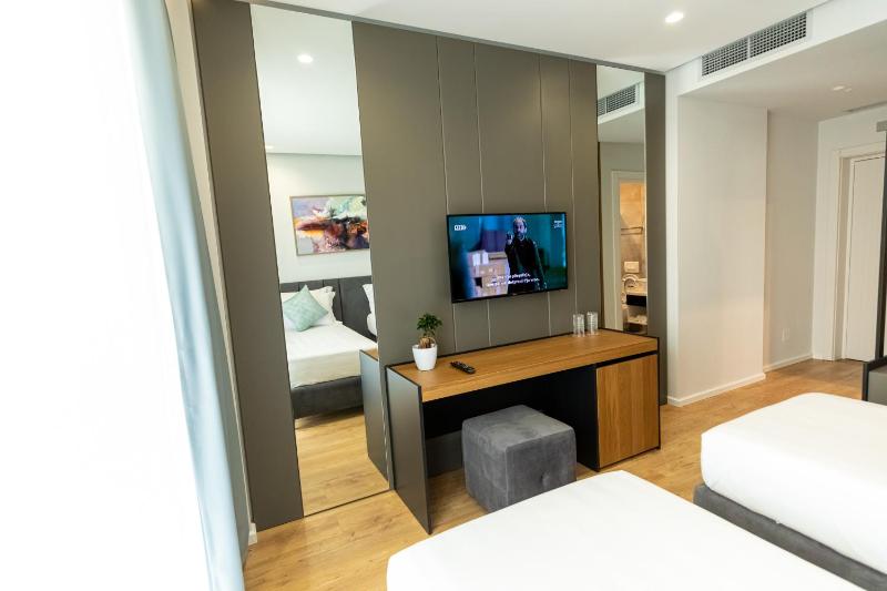 Double or Twin Room with Mountain View image 3