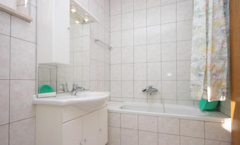 Apartment 1 image 2