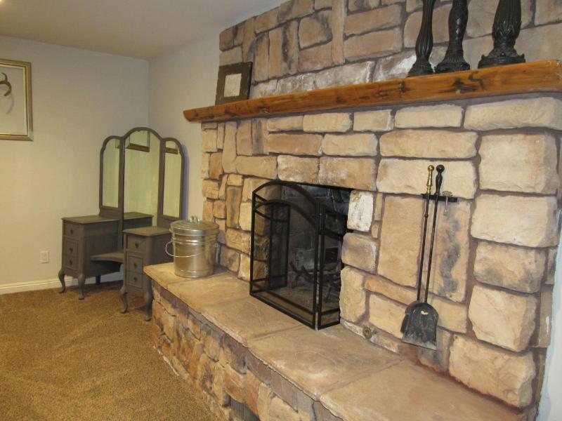 Three-Bedroom House image 4