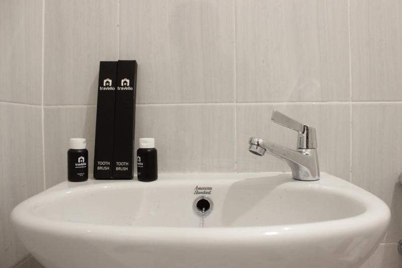 Pleasant Studio Semi Apartment at The Lodge Paskal near BINUS University By Travelio - image 10