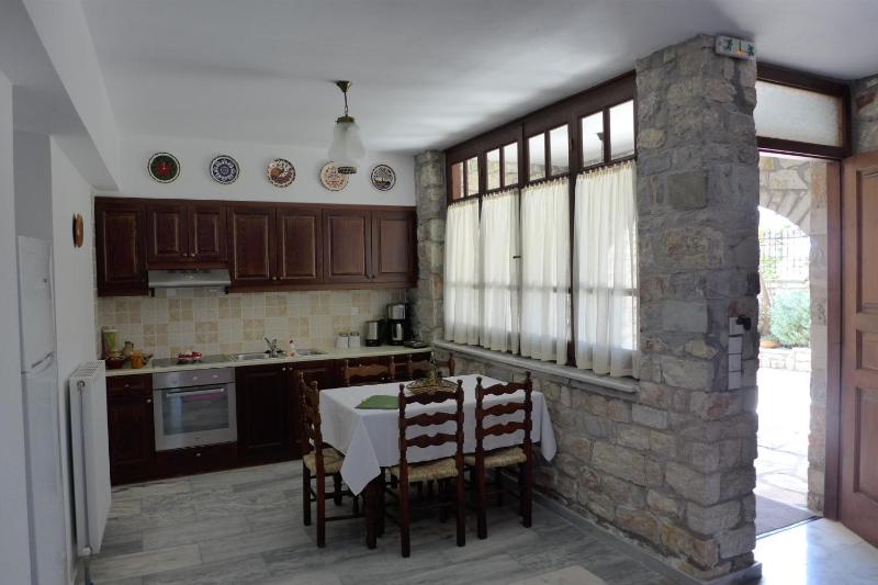 Apartment - Ground Floor (2-4 Adults) image 4