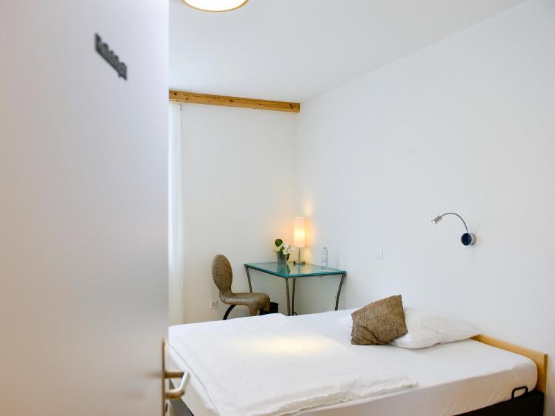 Budget Double Room image 3