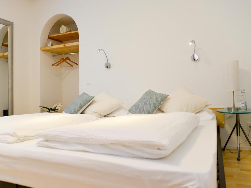 Double Room with Garden View image 4