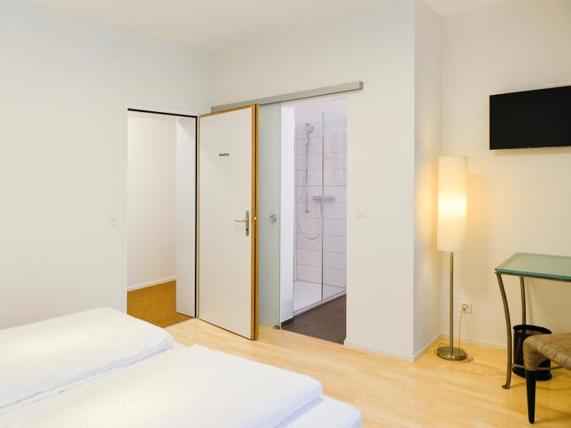 Double Room with Garden View image 2
