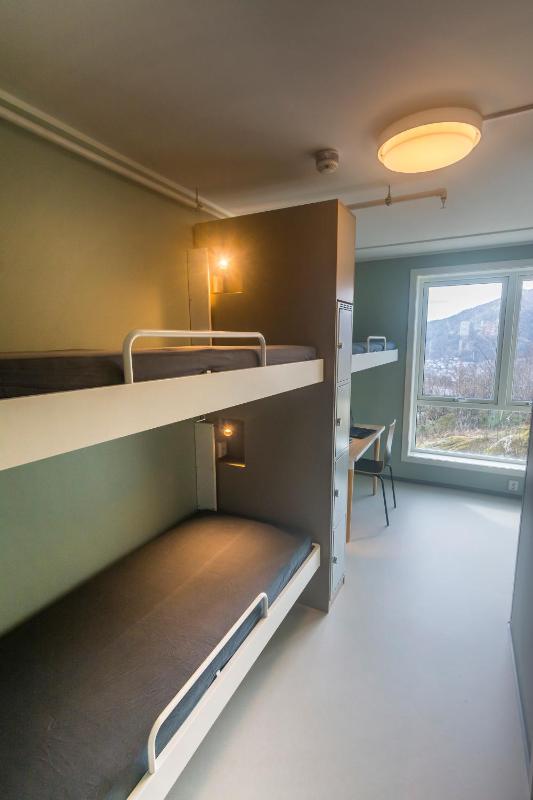 Triple Room with Private Bathroom image 2