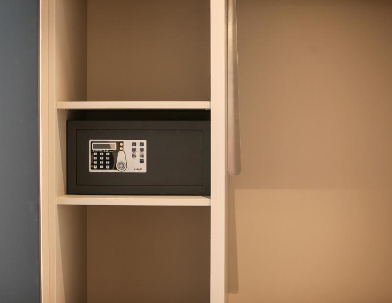 Double Room image 3