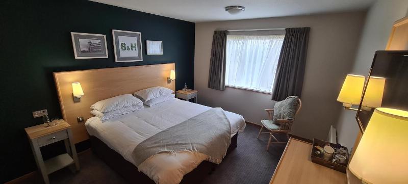 Standard Double or Twin Room image 1