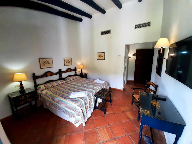 Double Room image 2