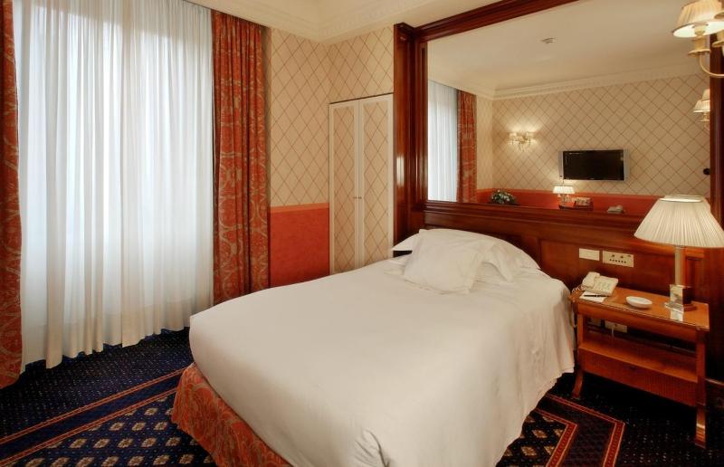 Superior Single Room image 3