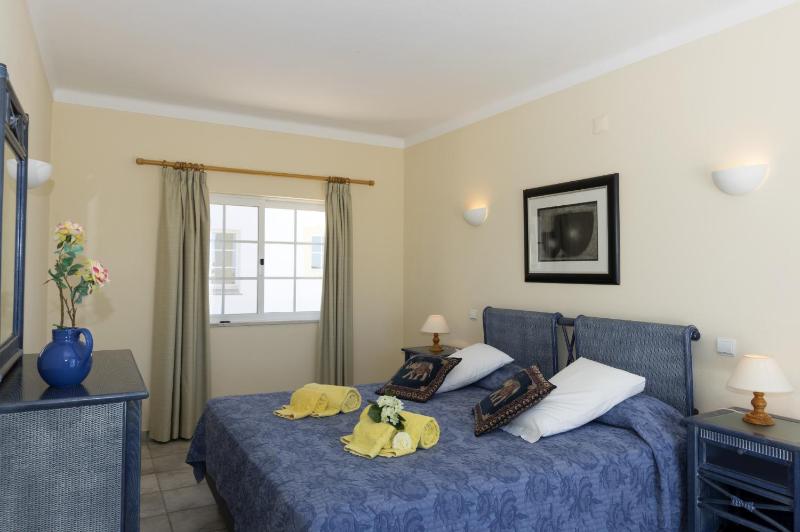 Three-Bedroom Villa with Garden View image 4