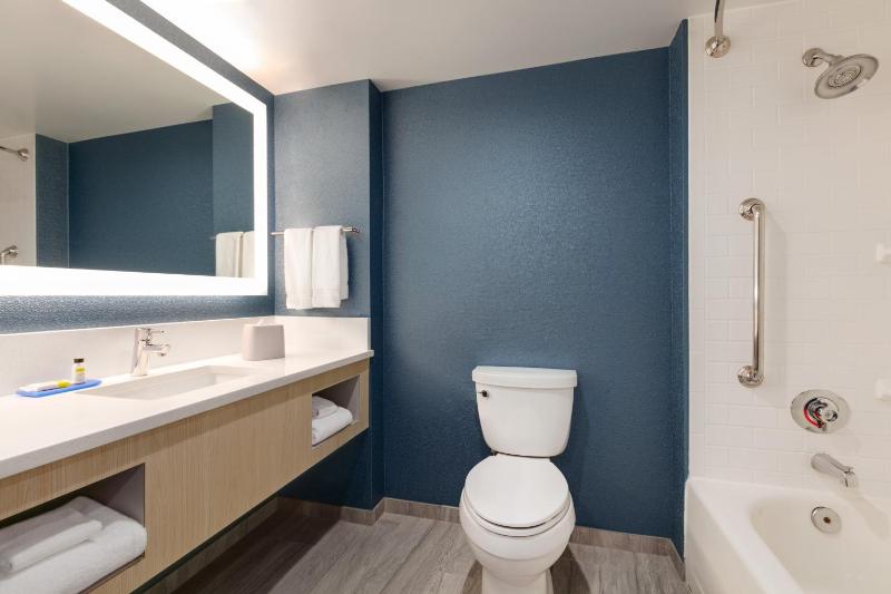 Standard Room image 3