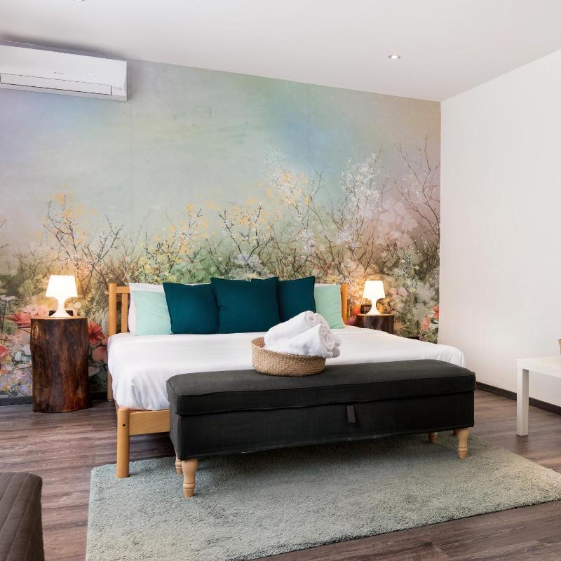 Double Room with Private Bathroom image 2