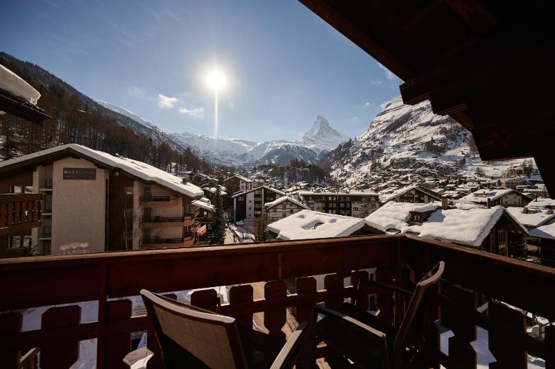 Hotel Ambiance - image 2