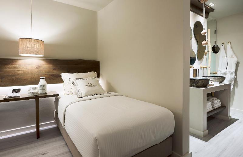 Executive Two Bedroom Suite  image 2