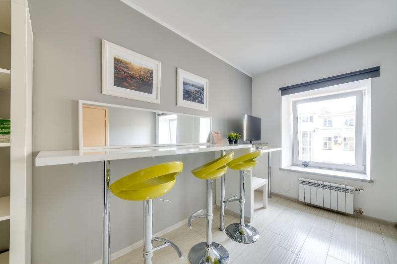 One-Bedroom Apartment image 2