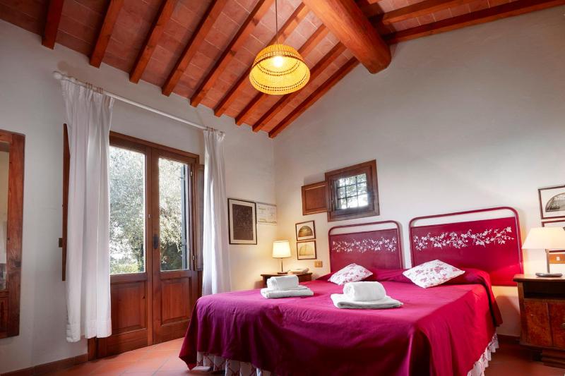 Two-Bedroom House image 4