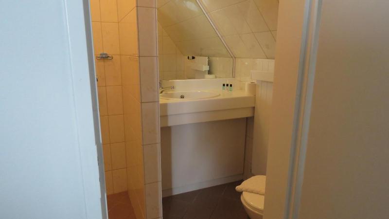 Double or Twin Room image 3
