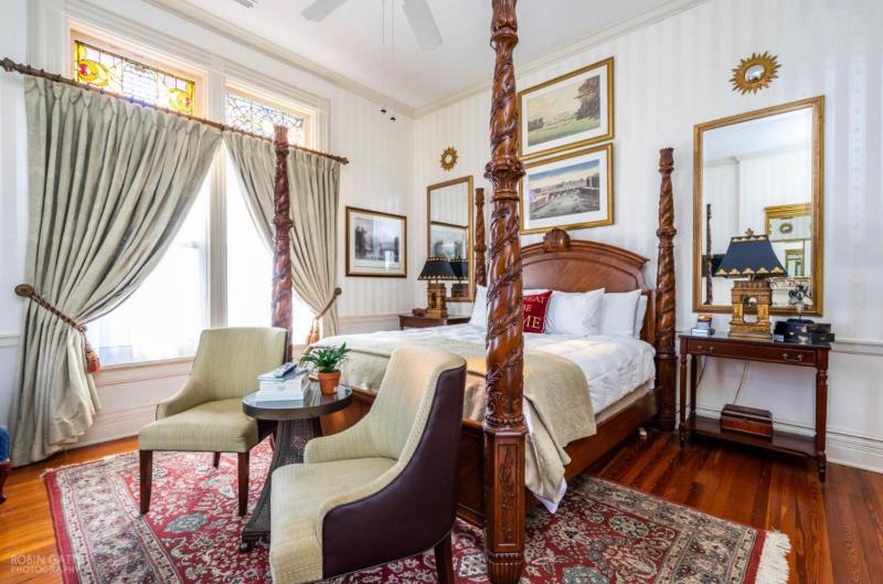 Deluxe Double Room with Bath image 1