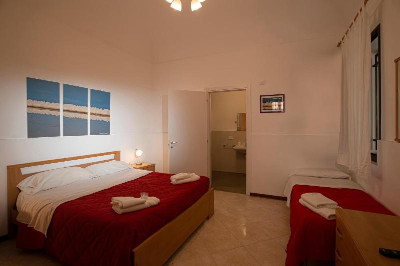 One-Bedroom Apartment image 3