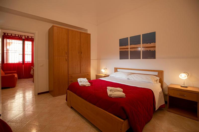 One-Bedroom Apartment image 4