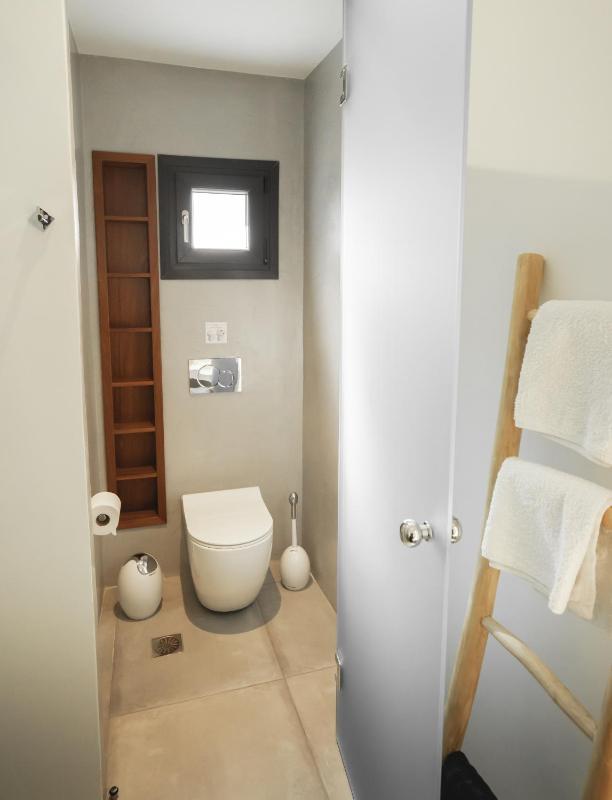 Design suite with outdoor hydromassage image 2