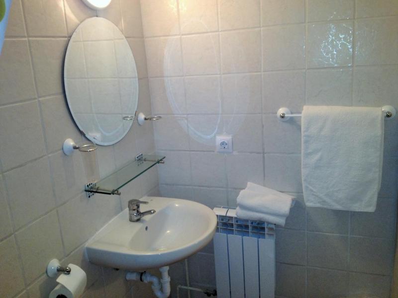 Hostal Alce - image 8