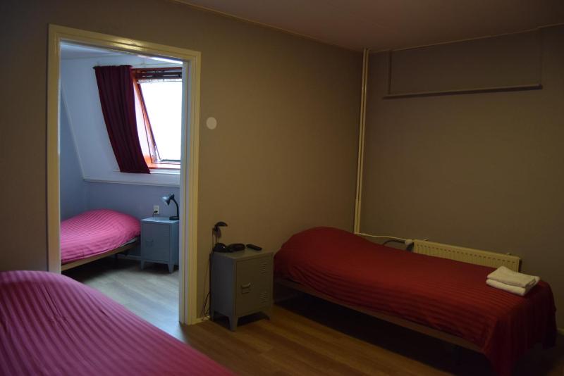 Triple Room with Private Bathroom image 2