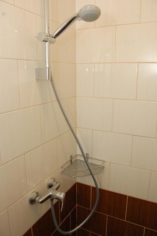 Standard Twin Room image 3