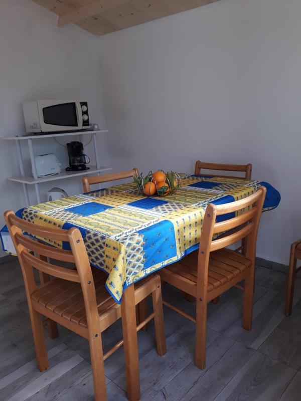 One-Bedroom House image 2