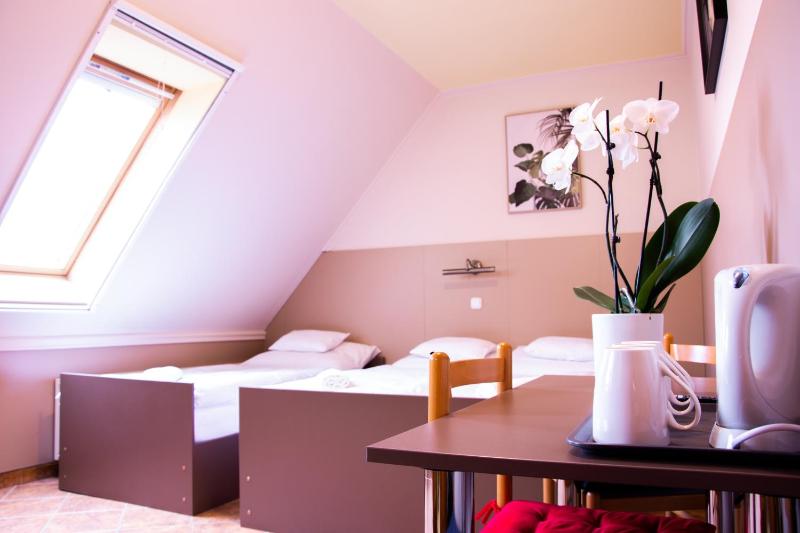 Superior Triple Room image 3
