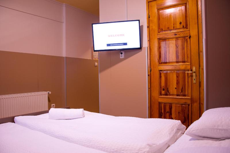 Superior Queen Room image 3