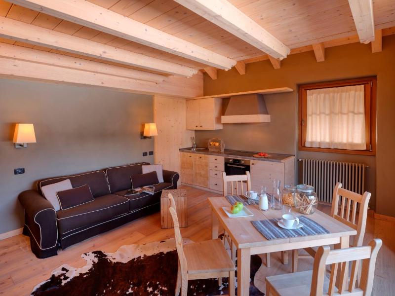 One-Bedroom Apartment - Split Level image 2